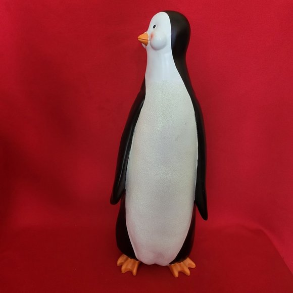 Elements Large Side Looking Emperor Penguin 2007 - Picture 14 of 14